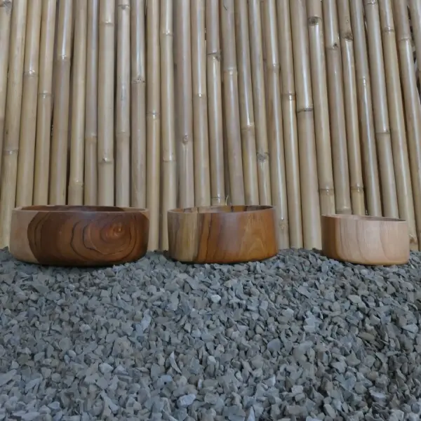 Product image 2 of the product “Salad bowls round, flat from teak root wood, Set of 3. Sizes: L: 31x31x10cm H. M:28x28x9cm H. S: 23x23x8cm H. ”